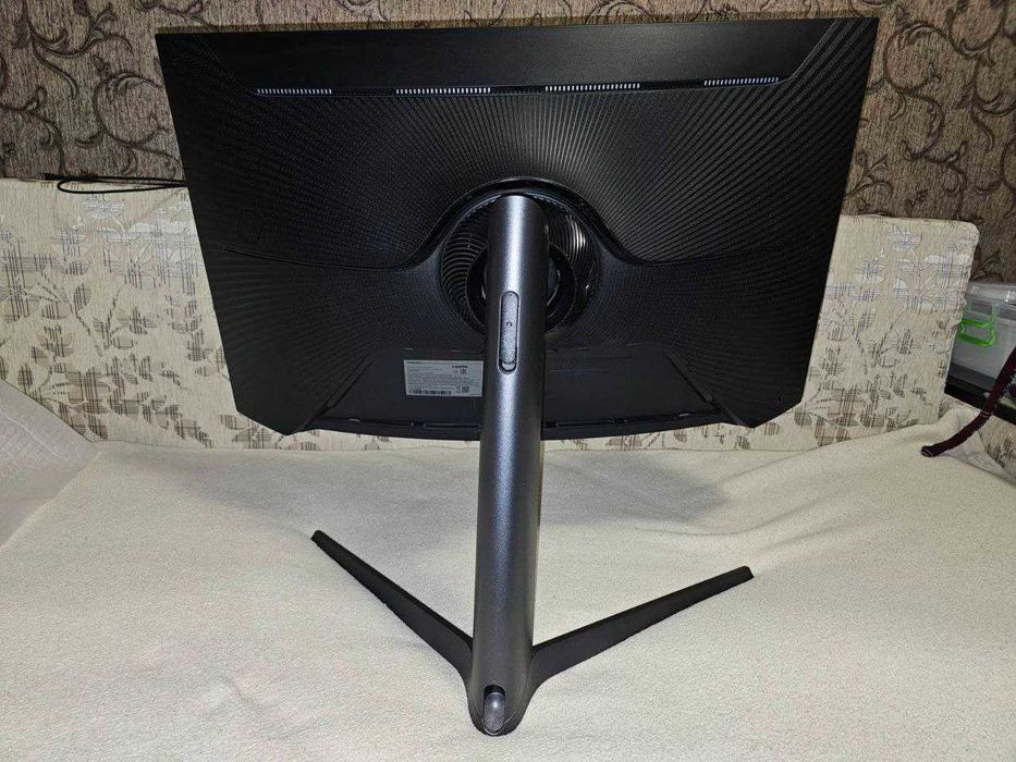 Монітор 31.5" Samsung Odyssey G7 C32G75TQSI (LC32G75TQSIXCI)