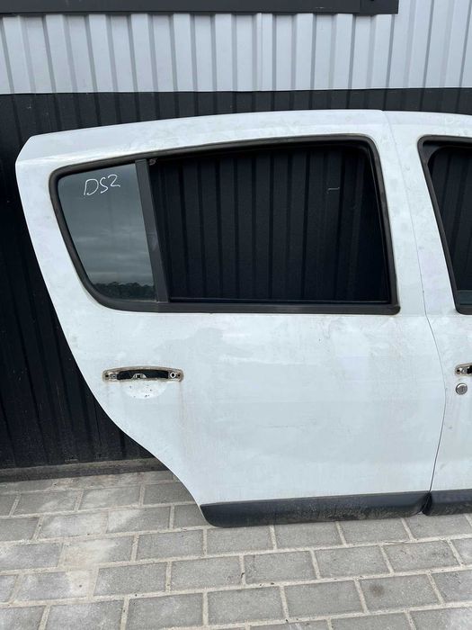 Двері передні задні Renault/Dacia SANDERO (2008-2012)