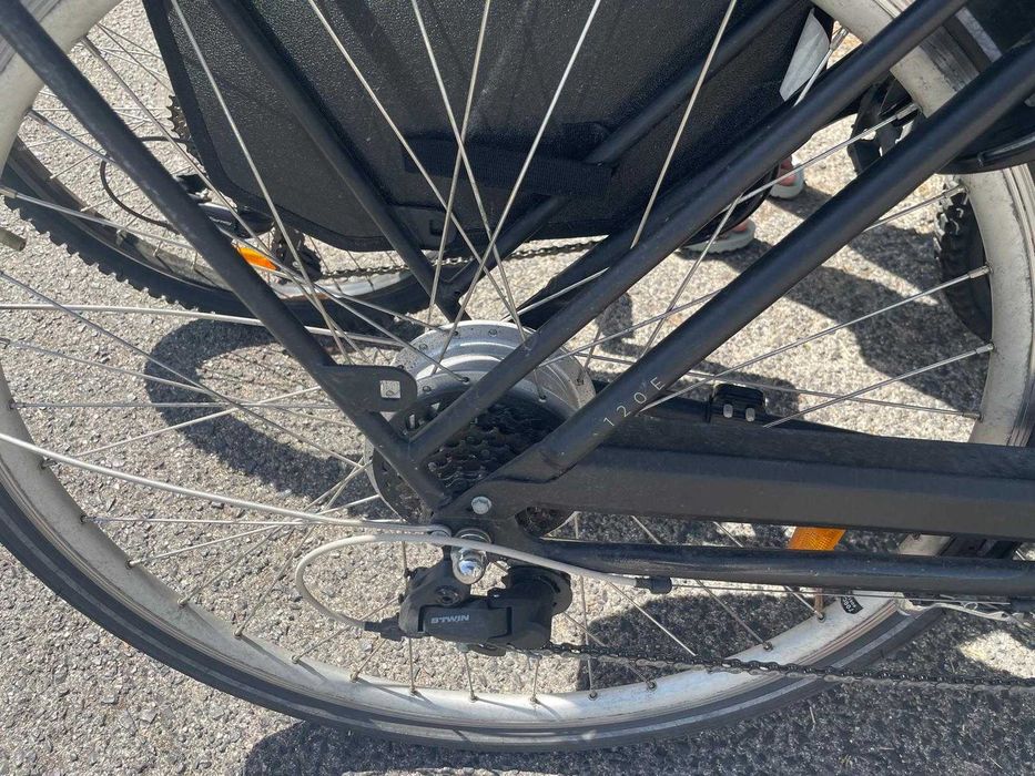 Bicicleta eléctrica  - pasteleira - btwin elops 120e