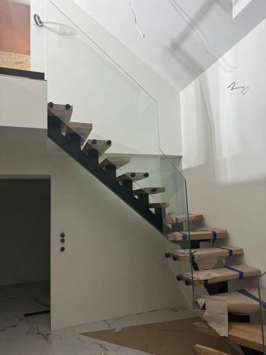 Balustrada szklana ,barierka na balkon, schody,balkon francuski,