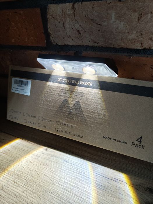 Zestaw 4 lampki solarne LED na płot ścianę ciepłe i zimne światło