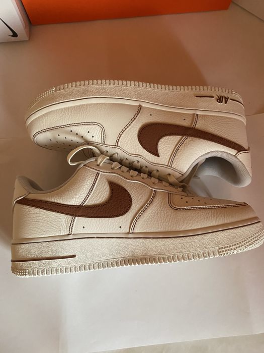 Nike air force castanhos