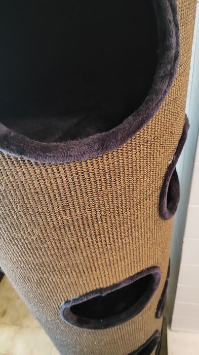 Torre/Arranhador de luxo para gato Pet Rebels – 1,70 m, como nova