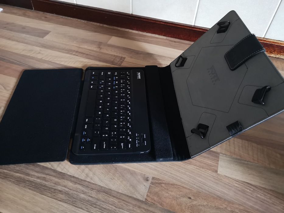 Teclado Bluetooth e capa para tablet 10"