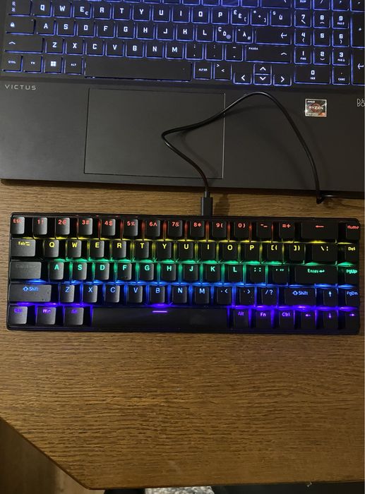 Ноунейм механічна клавіатура