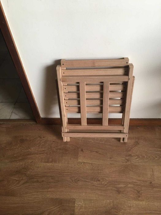 Cadeira de madeira com estilo dobrável