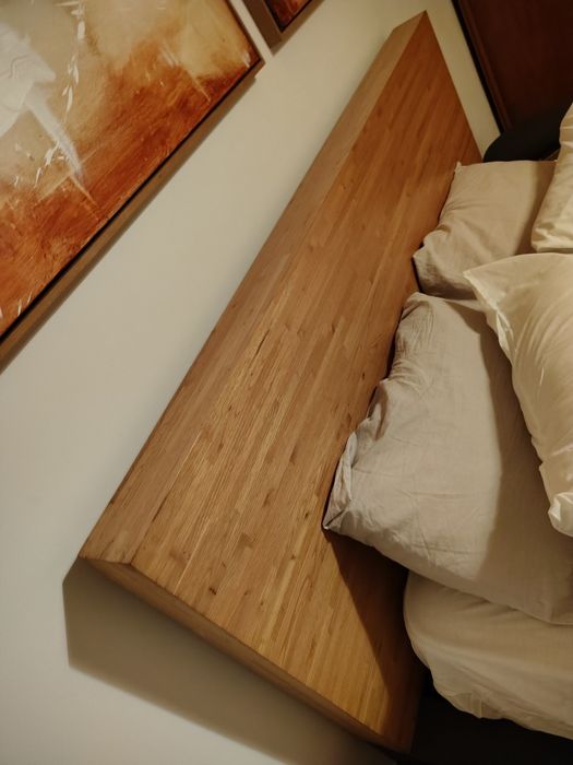 Cama usada 200x140cm com cabeceira em madeira