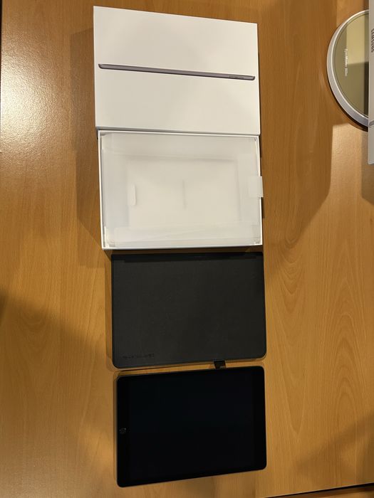Ipad 9 Geração 64GB com caixa com capa  - usado uma vez