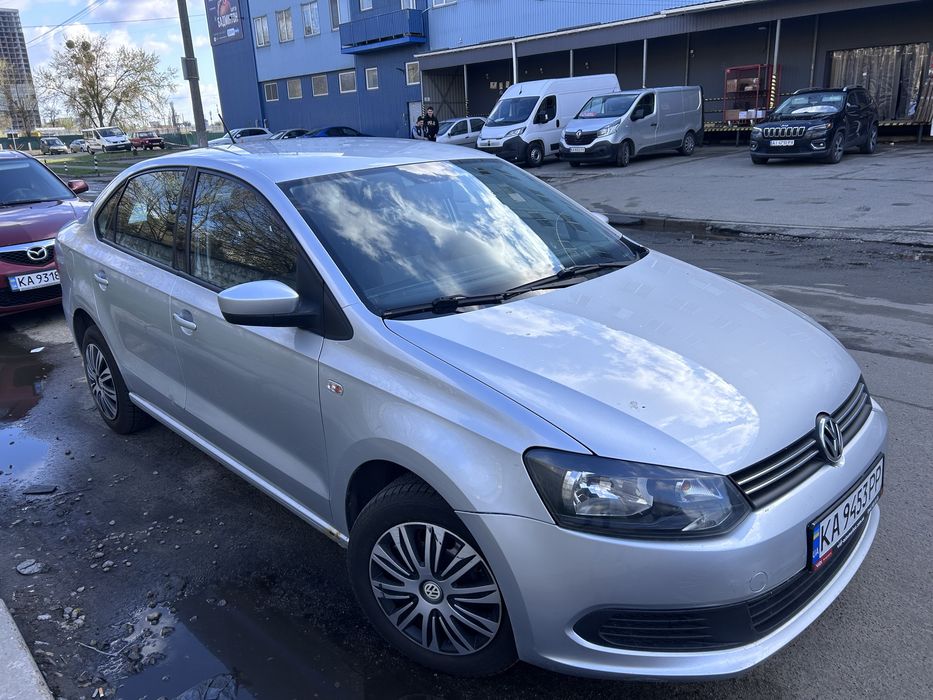 Volkswagen Polo Sedan 2013