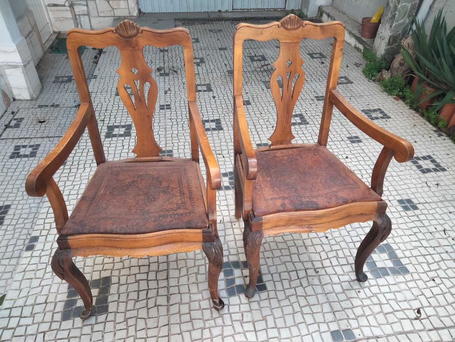 2 Cadeiras clássicas, para reparação a gosto