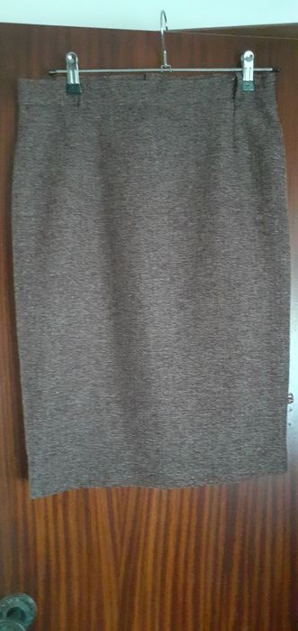 Saia Tamanho 40 / casaco Tamanho 44