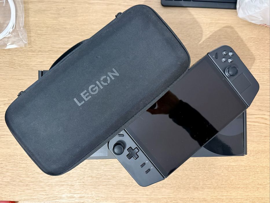Lenovo Legion Go (Ryzen Z1 Extreme 512Gb)