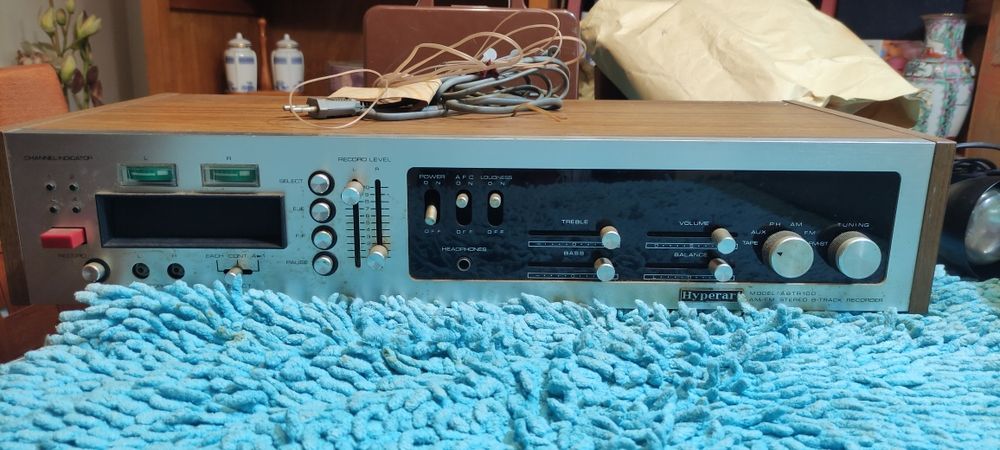 Rádio com leitor de cartuchos Hyperart