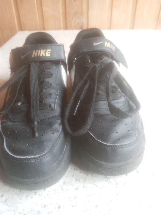 Кросівки жіночі Nike