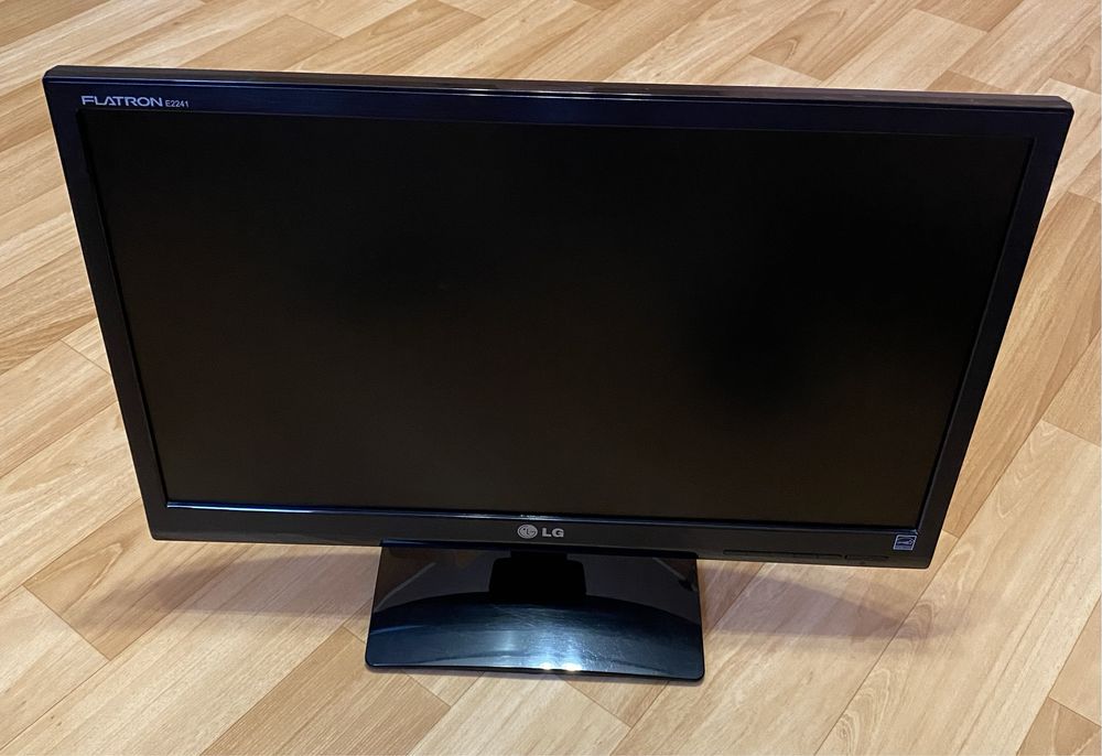 Монитор 21.5" LG Electronics E2241S-BN Black