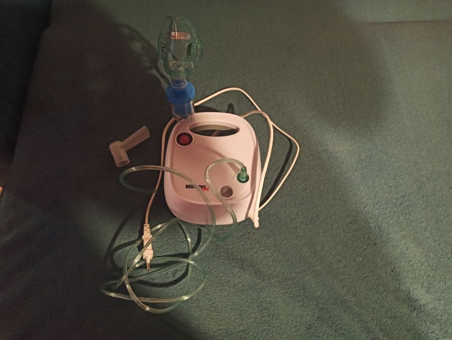 Kompaktowy inhalator tłokowy LUNAR