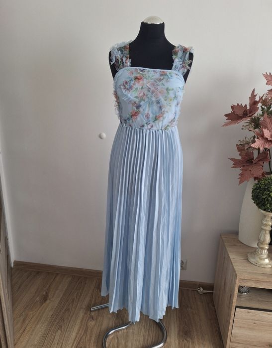 Piękna pastelowa błękitna sukienka plisowana 36 nowa baby blue