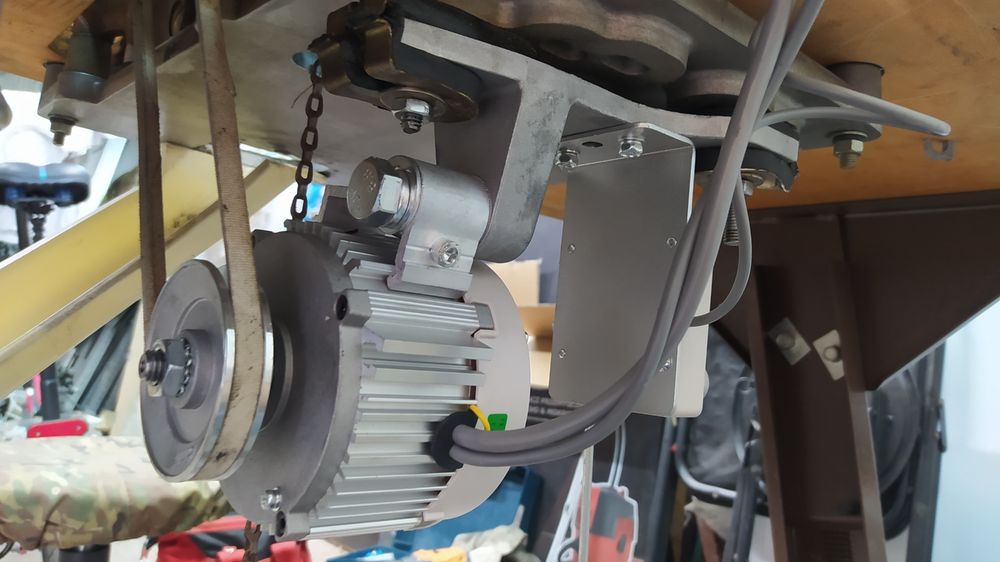 Оверлок 4х ниточный brother