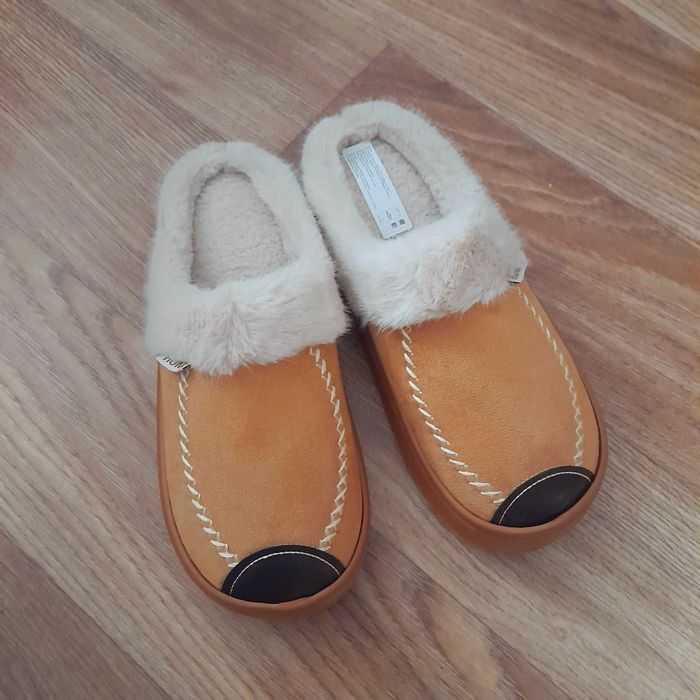 Домашние тёплые тапочки.