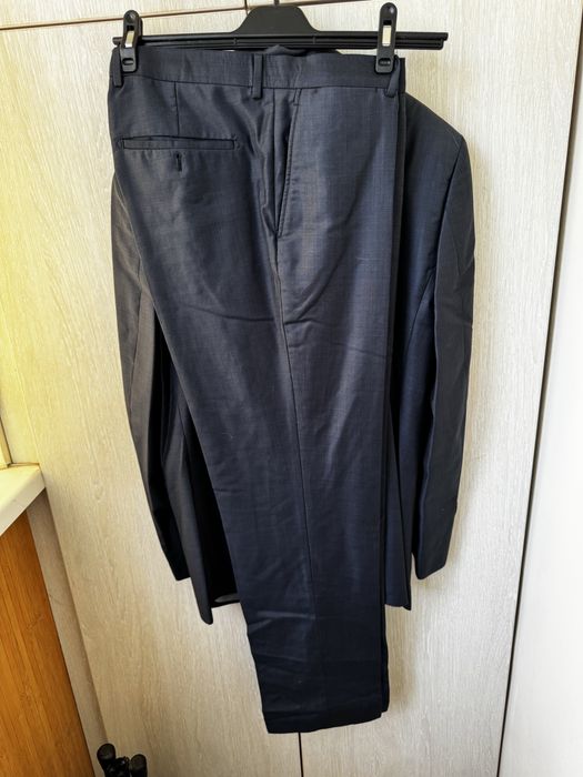 Чоловічий костюм синій