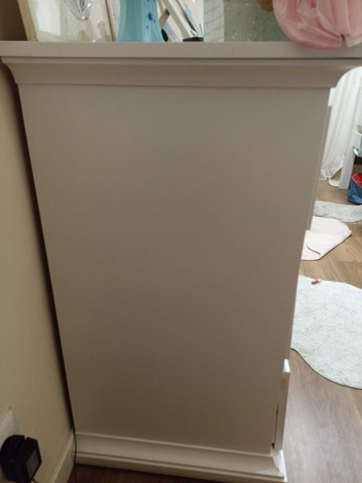 Cómoda branca 8gavetas