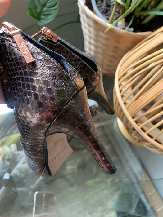 Buty na obcasie marki Clarks, rozmiar 39
