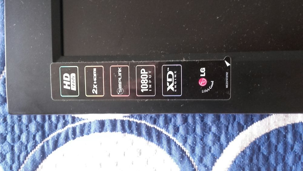 Televisões LG E Panasonic Avariadas Para Arranjo/Peças Com Comandos