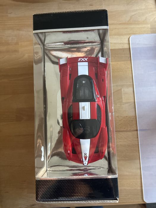 Carro Telecomandado Ferrari FXX 1:24 (XQ Toys) – Novo na Caixa