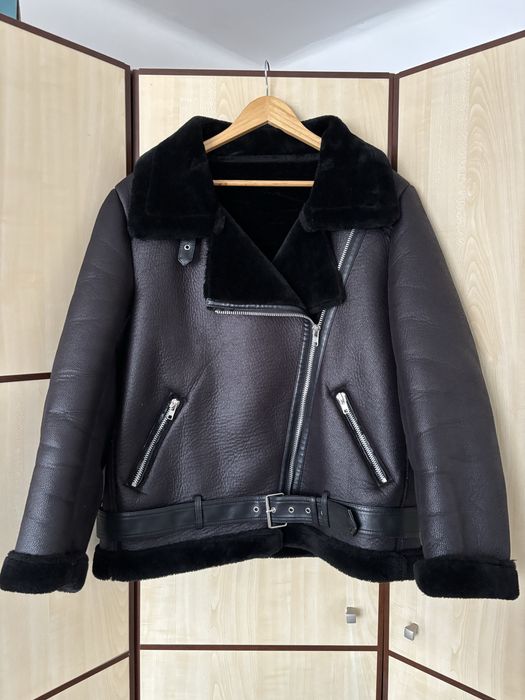 Жіноча чорна дублянка