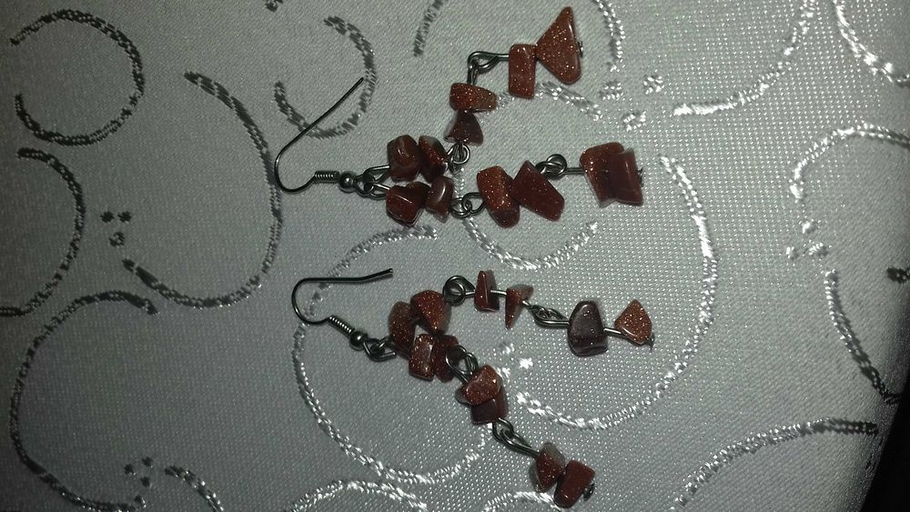 Sprzedam biżuterię.