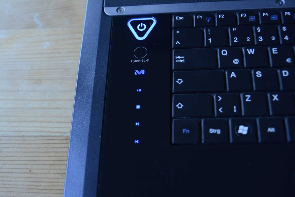 Wielki laptop multimedialny 19"