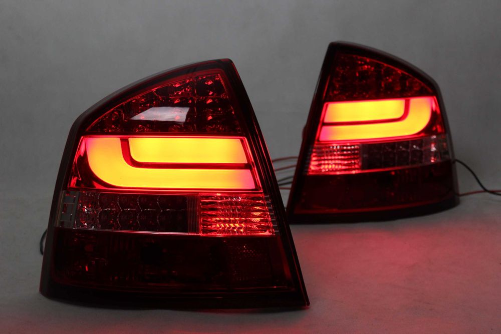 Lampy światła tył tylne Skoda OCTAVIA 2 II 04-12 SEDAN LED BAR NOWE