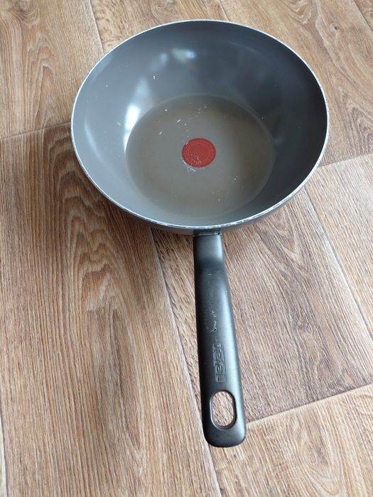Сковорідка Tefal 28 см.