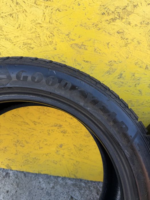 Шини Резина 245.45 R18 Goodyear Зима