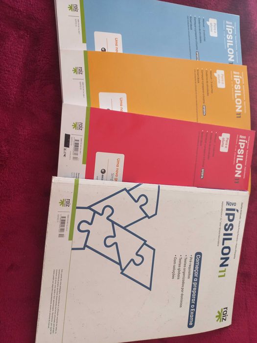 Vendo livro + caderno atividades matemática 11 ano