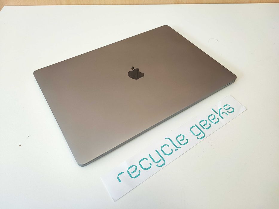 Apple Macbook Pro A2141 i9 9980HK 64GB RAM DDR4 1TB NVMe Teclado PT