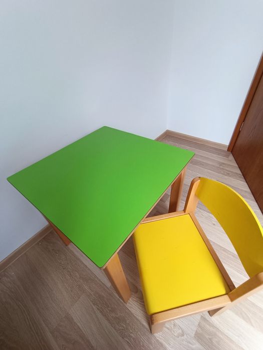 Dziecięcy stolik z krzesełkiem, drewno bukowe