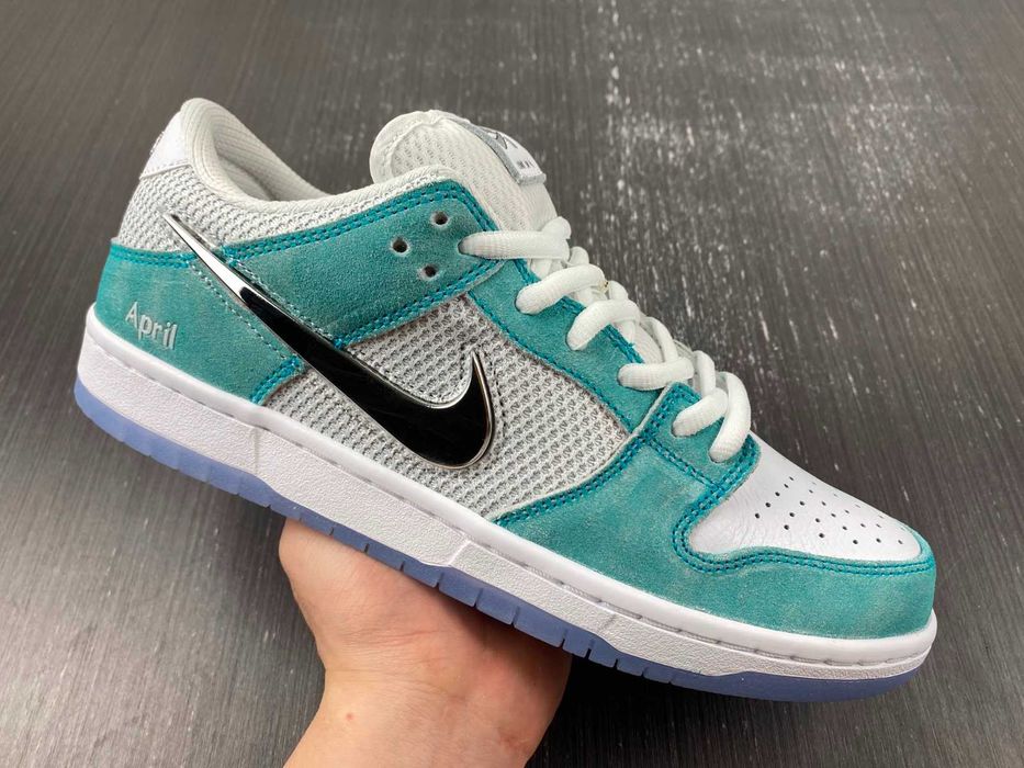 Nike SB Dunk Low - April Skateboards