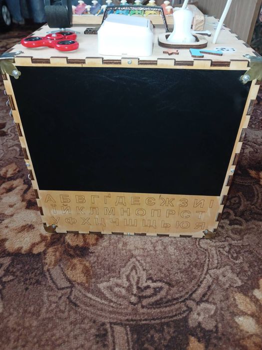 Бізікуб  дитячий