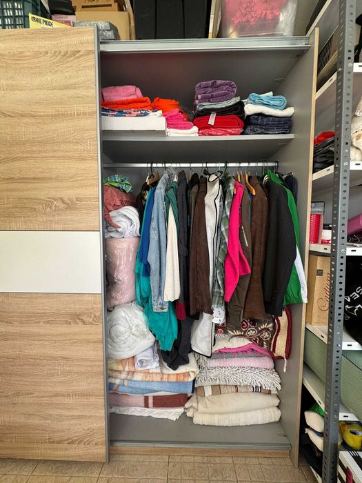 Roupeiro com portas de correr