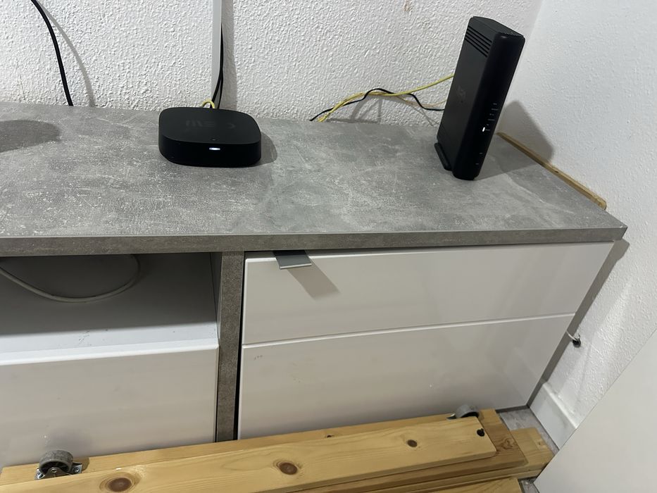 Movel TV branco, preço a negociar