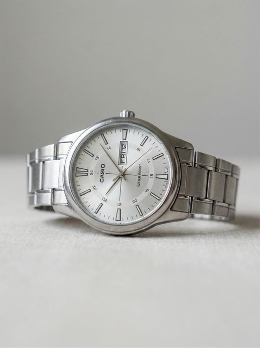 Годинник MTP-VD02D