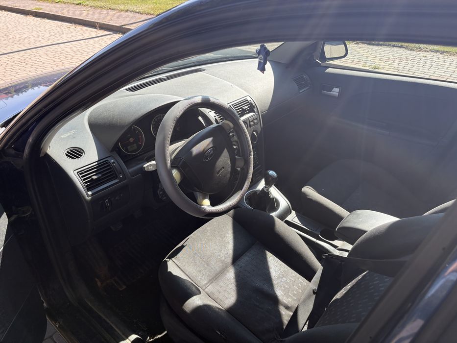 Ford mondeo 1.8 bezyna  z niemiec 2003r.