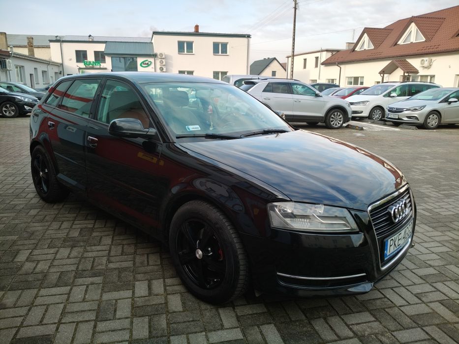 AUDI A3 1.6 TDI diesel czarna z jasnym środkiem zadbana