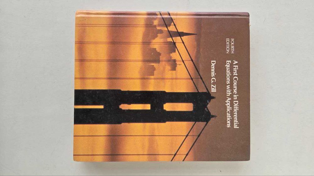 Livro universitário, matemática equações diferenciais, Dennis Zill