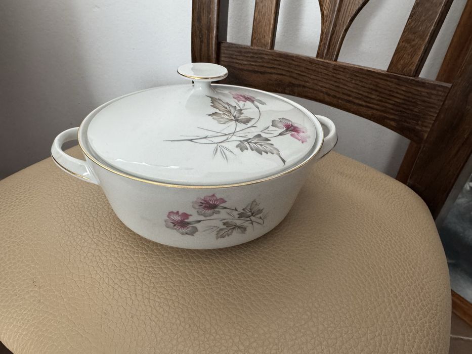 Не має в наявності Столовий сервіз Winterling Kirchenlamitz Bavaria.