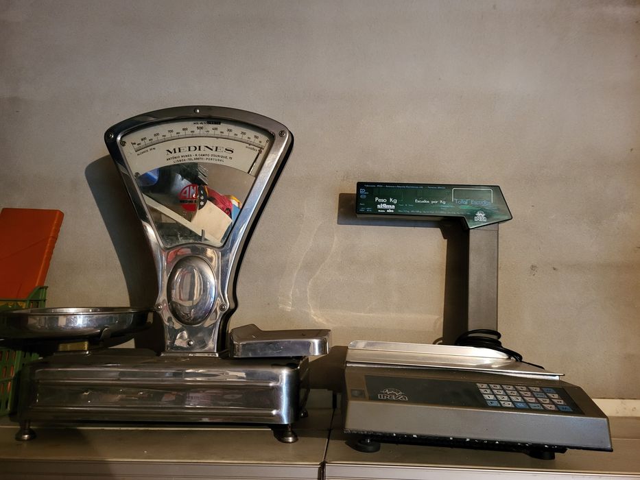 Balança Antiga/Eletrónica
