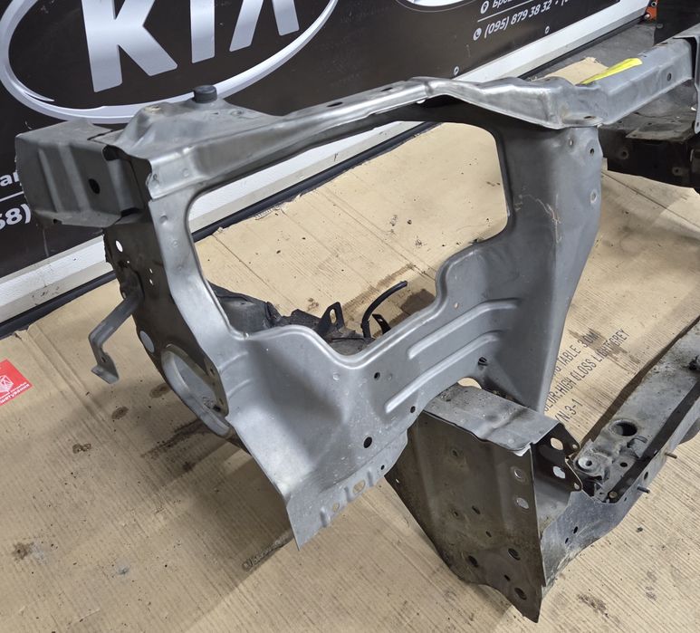 Телевізор екран лонжерон Nissan X Trail T30 Нісан Х Трейл розборка