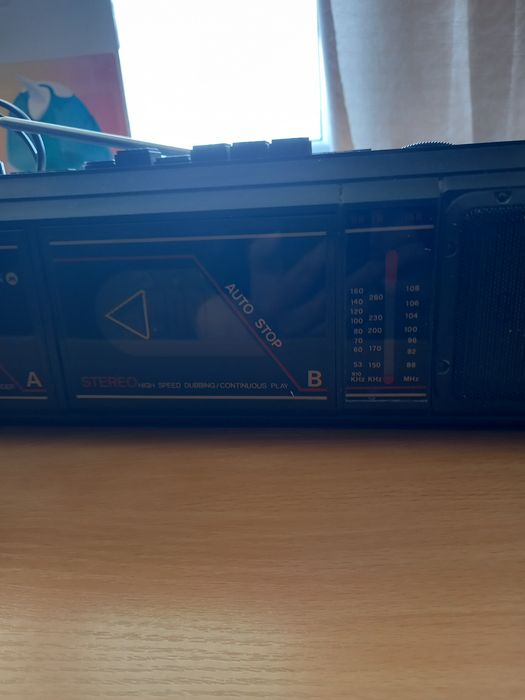 Radiomagnetofon na kasety magton