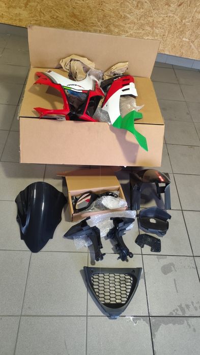 Aprilia rsv4 1100